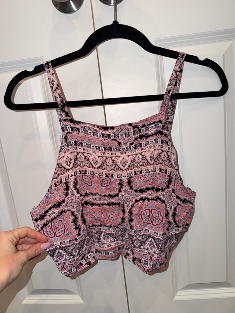 Forever 21 Pink and Black Paisley Cropped Tank Top